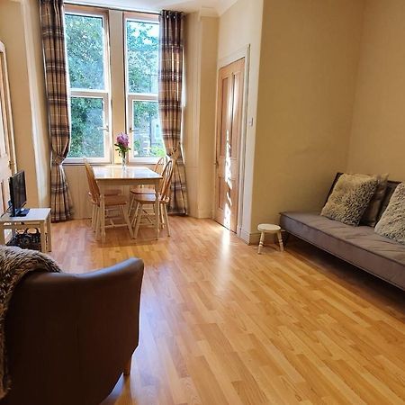 Cosy And Modern Apartment In Central Edinburgh Bagian luar foto