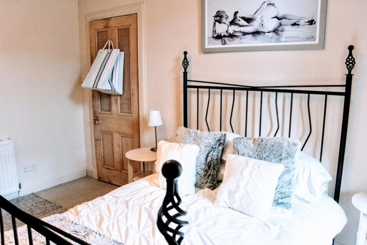 Cosy And Modern Apartment In Central Edinburgh Bagian luar foto